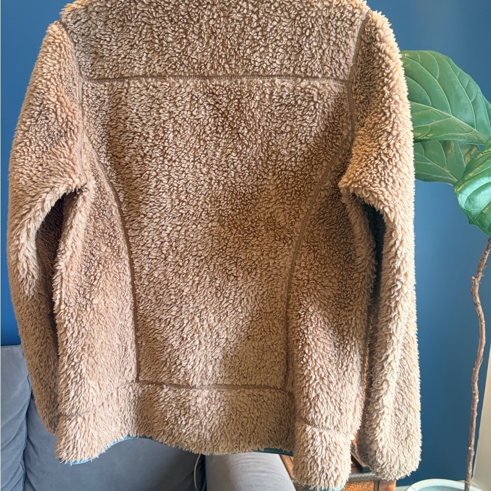 Patagonia Retro-X Tan Fleece Jacket with Light Blue and Orange Details - Picture 2 of 4